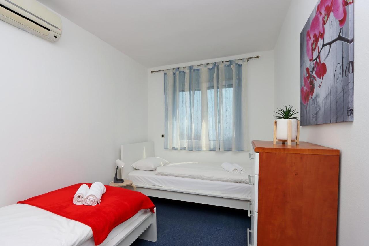 Starry Night - Smart Tv, Extra Big Bed, Big Bathtub, Private Parking, Sea View, Wifi, 2Bedrooms Volosko Kültér fotó